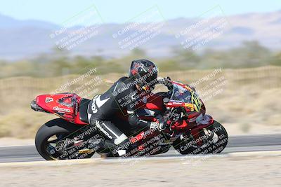 media/Dec-04-2025-Racers Edge (Thu) [[5ebc9f124d]]/3-B Group/5-Session 2 Turn 2 inside Speed Pans/